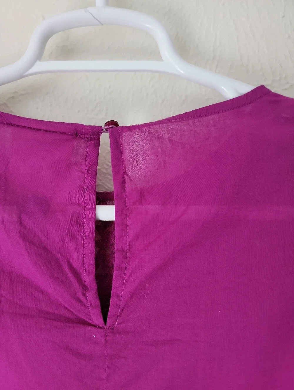 FARM Rio Magenta Lace V-Neck Balloon Sleeve Blouse
